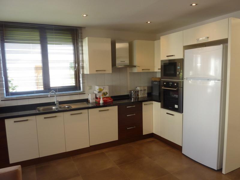 Cristal Villalar Kemer Luaran gambar