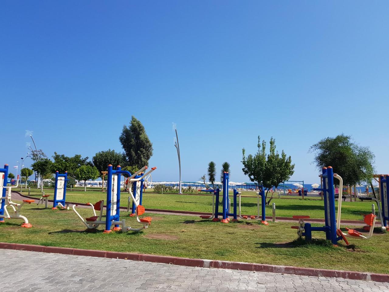 Cristal Villalar Kemer Luaran gambar