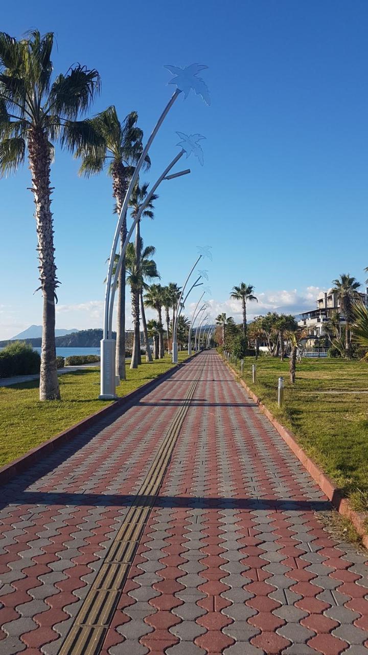Cristal Villalar Kemer Luaran gambar