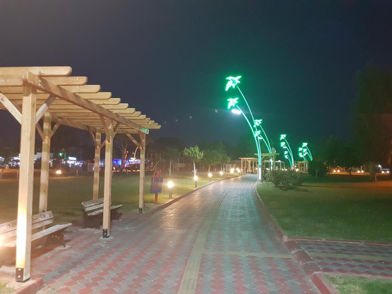 Cristal Villalar Kemer Luaran gambar