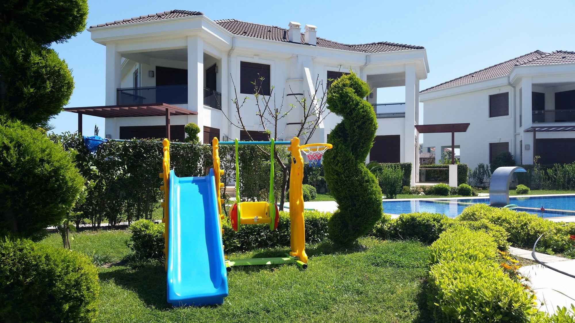 Cristal Villalar Kemer Luaran gambar