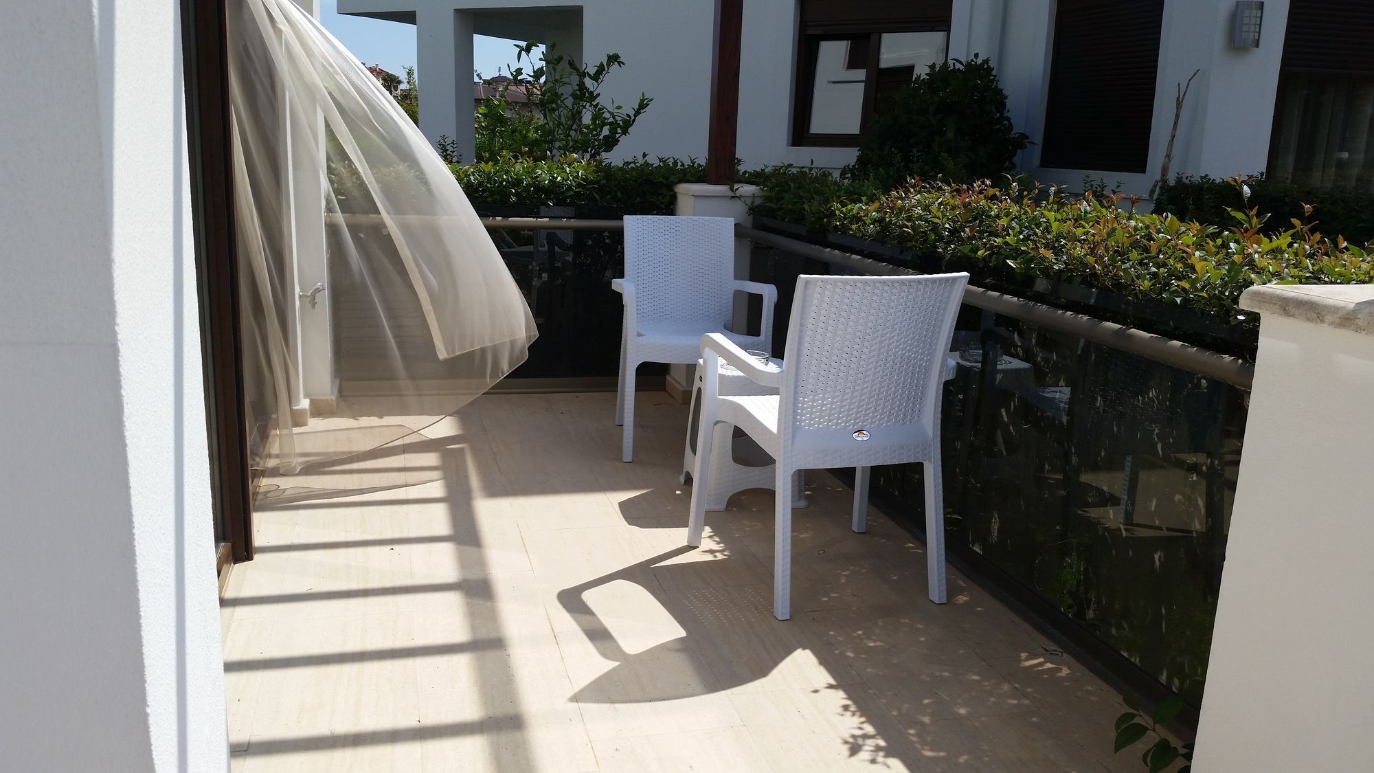Cristal Villalar Kemer Luaran gambar