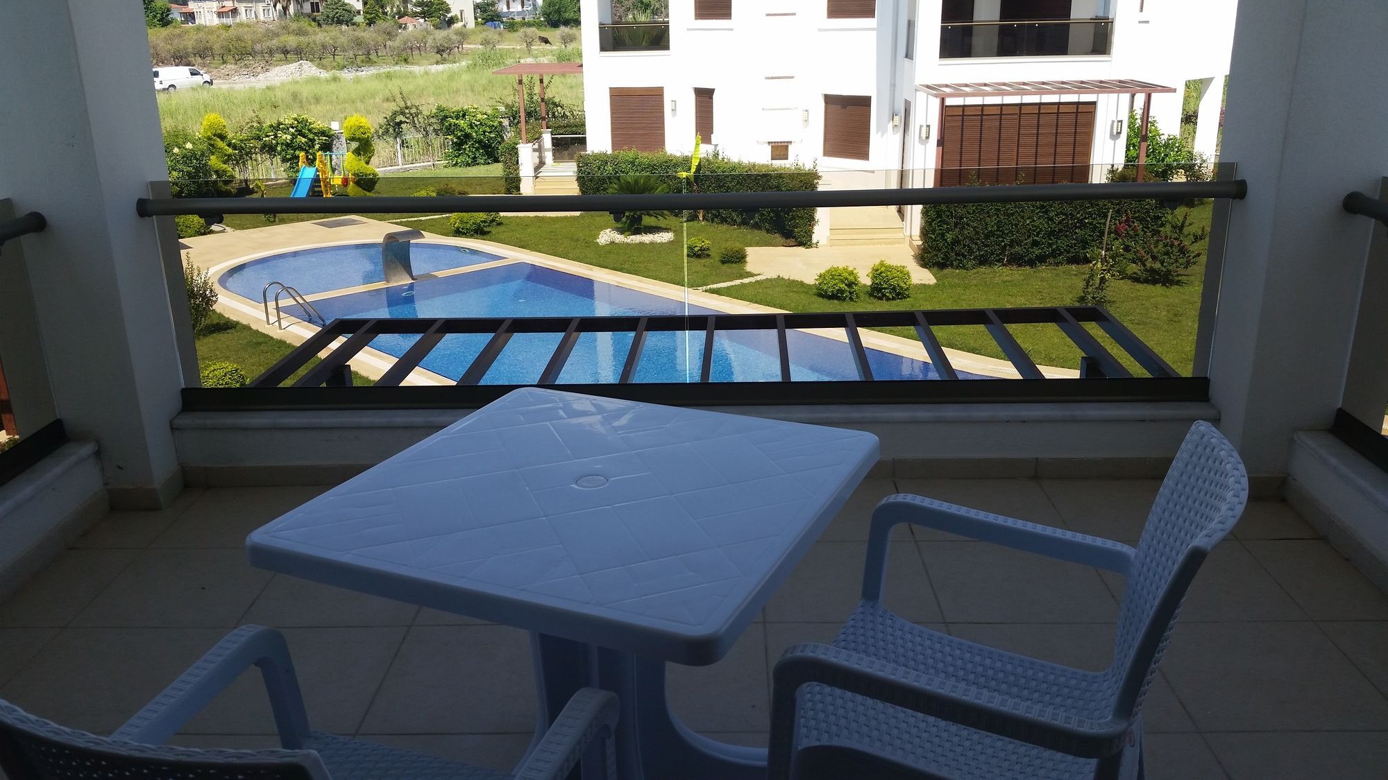 Cristal Villalar Kemer Luaran gambar
