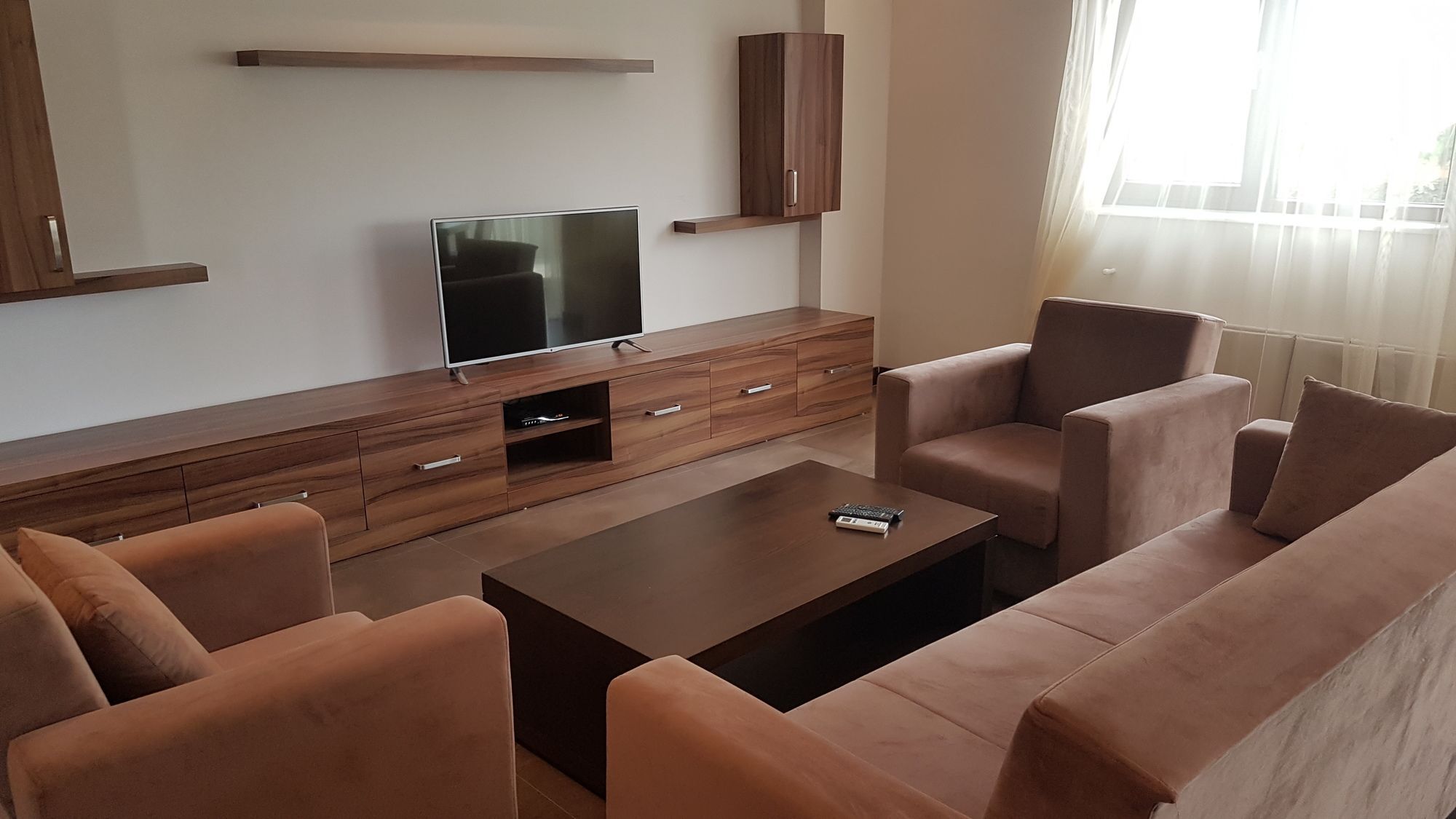 Cristal Villalar Kemer Luaran gambar